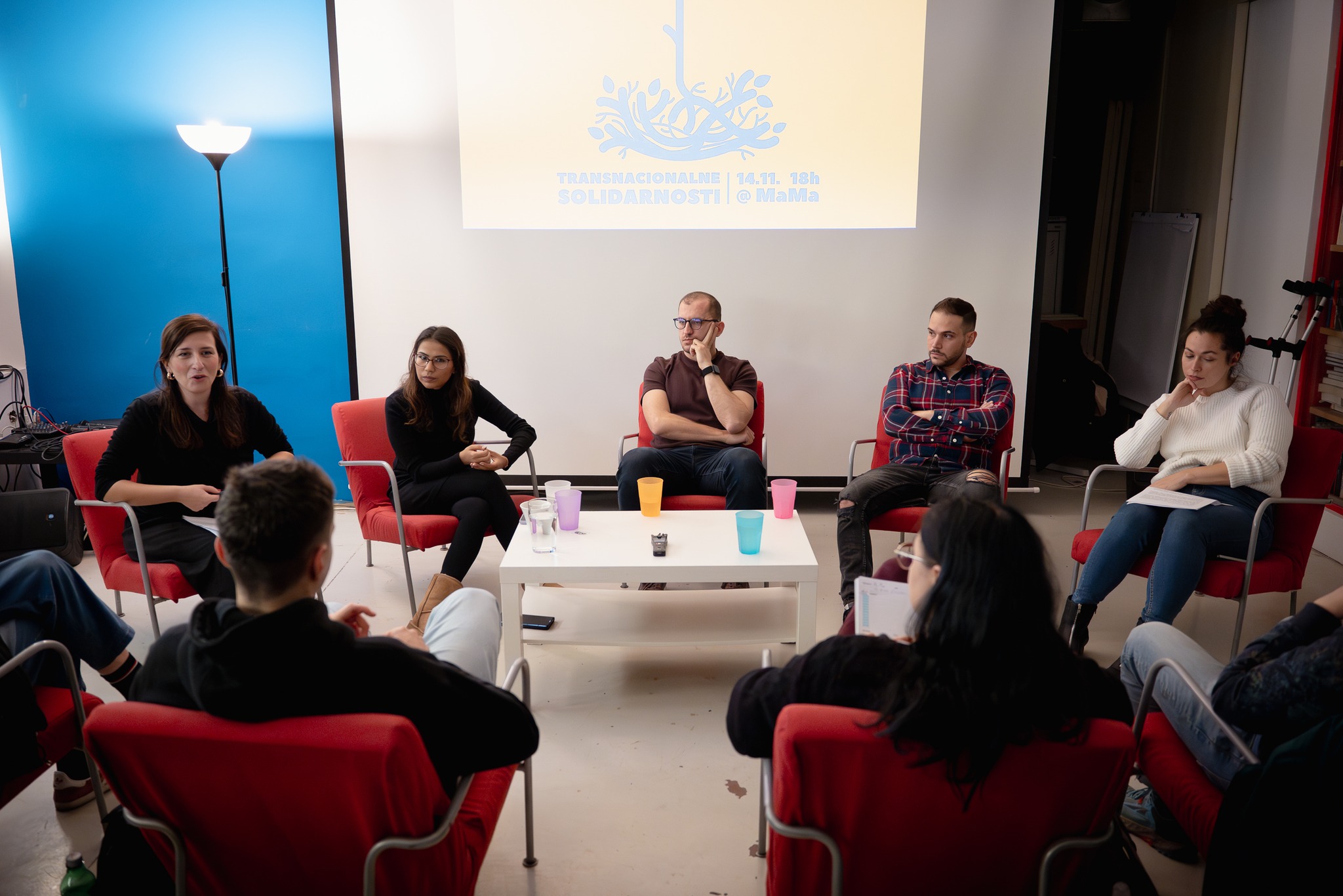 Rad, migracije i digitalni režimi kroz glasove radnica/ka